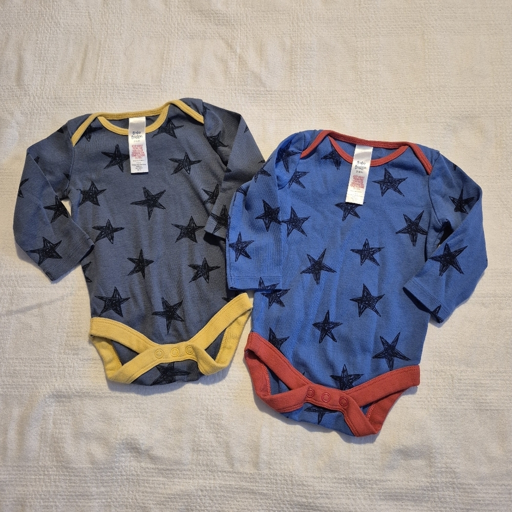 Baby Boden boys 3-6 months body suit 1 blue, 1 gray with stars VGUC